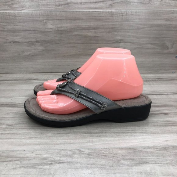 Minnetonka Sandals Women's 8 Pewter Leather Flip Flop Slip On Shoes - Picture 4 of 12